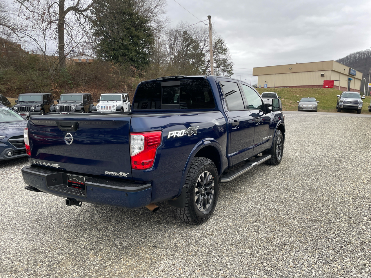 Nissan Titan 4x4 Crew Cab PRO-4X 2019