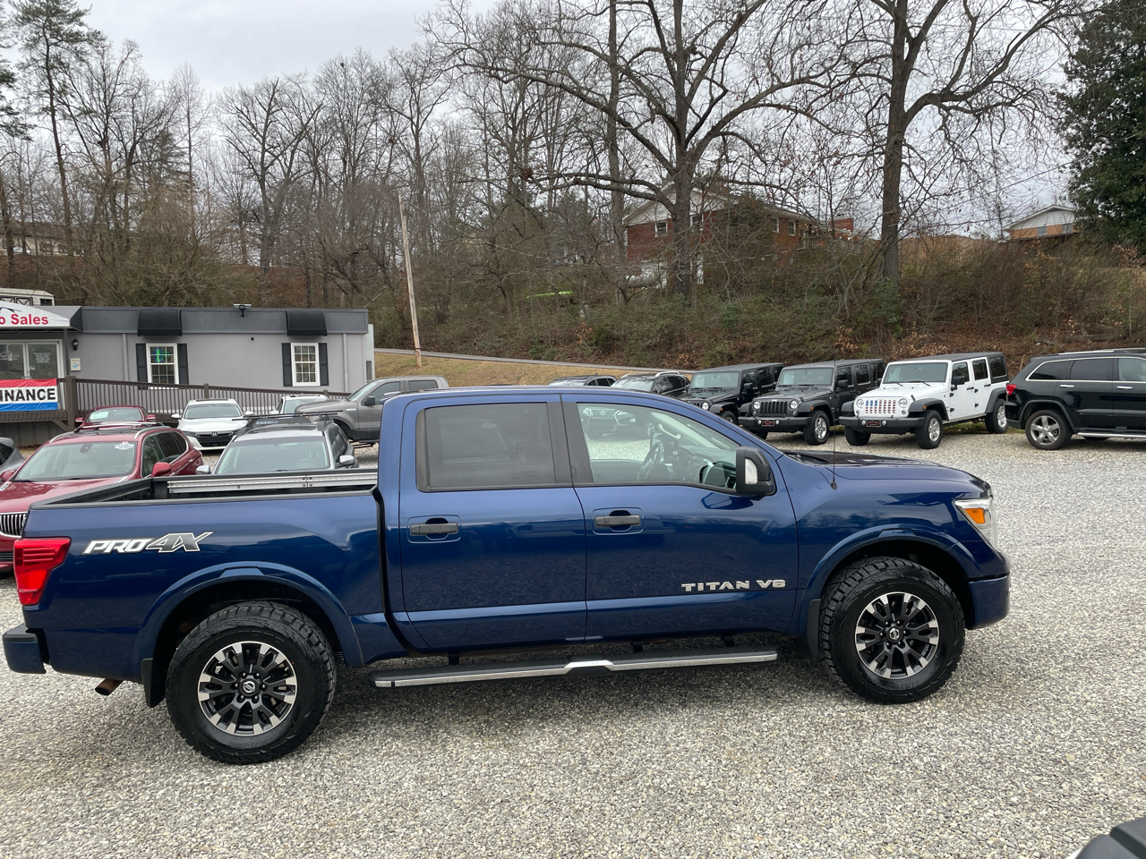 Nissan Titan 4x4 Crew Cab PRO-4X 2019