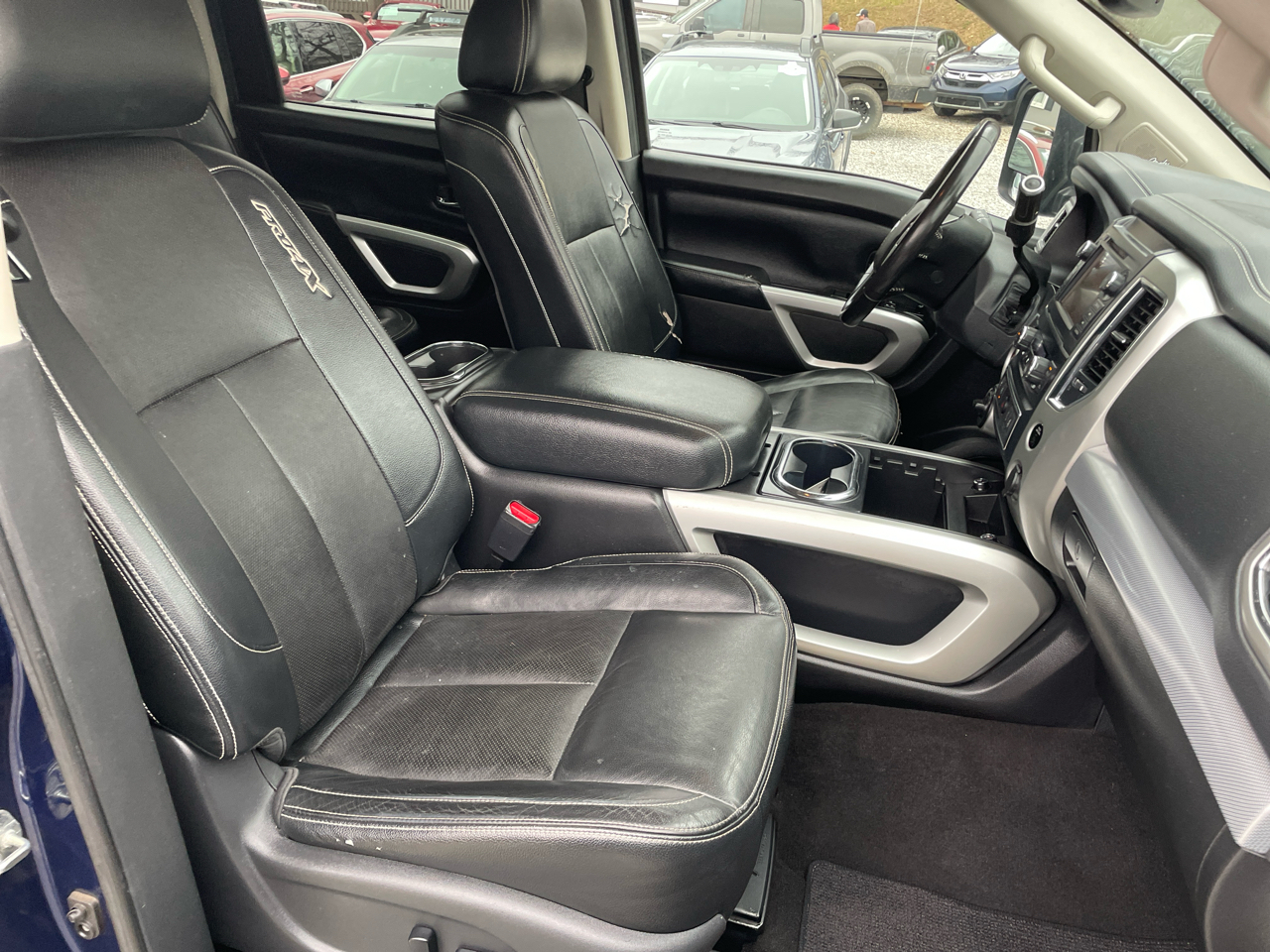 Nissan Titan 4x4 Crew Cab PRO-4X 2019