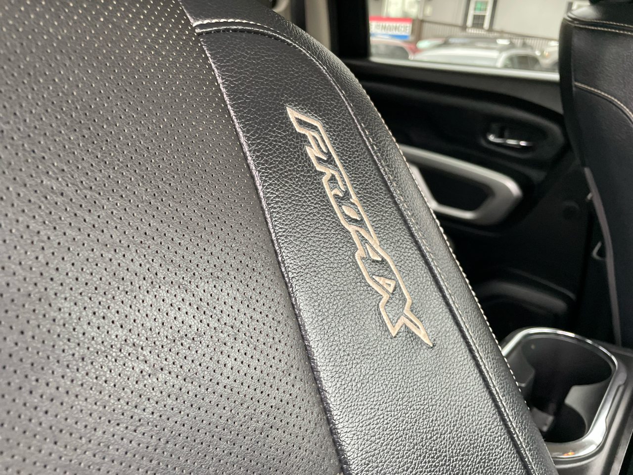 Nissan Titan 4x4 Crew Cab PRO-4X 2019