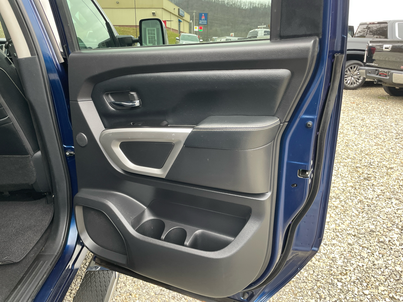 Nissan Titan 4x4 Crew Cab PRO-4X 2019