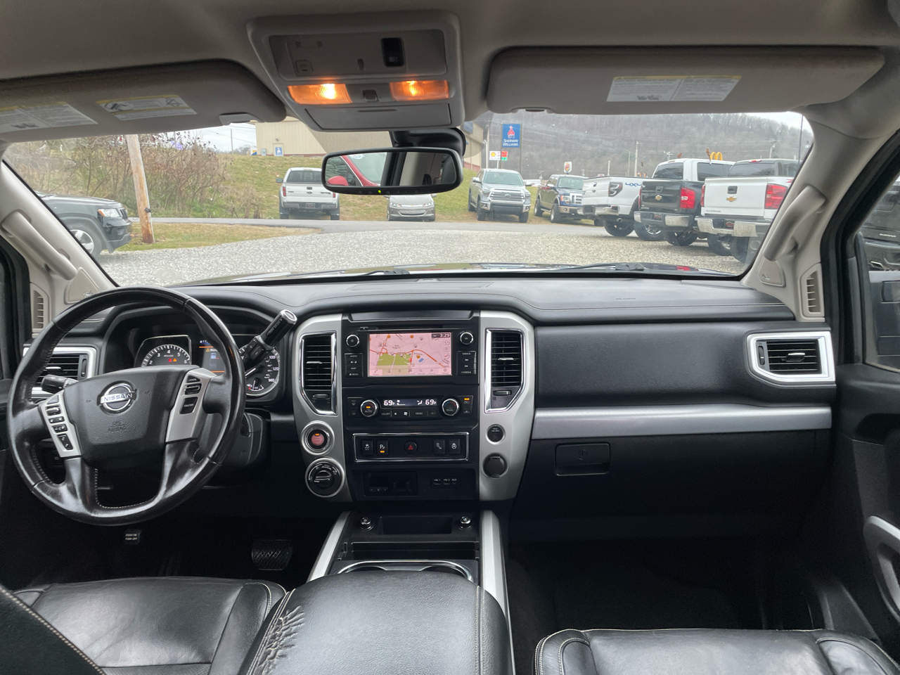 Nissan Titan 4x4 Crew Cab PRO-4X 2019