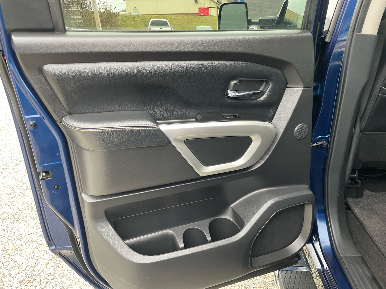 Nissan Titan 4x4 Crew Cab PRO-4X 2019