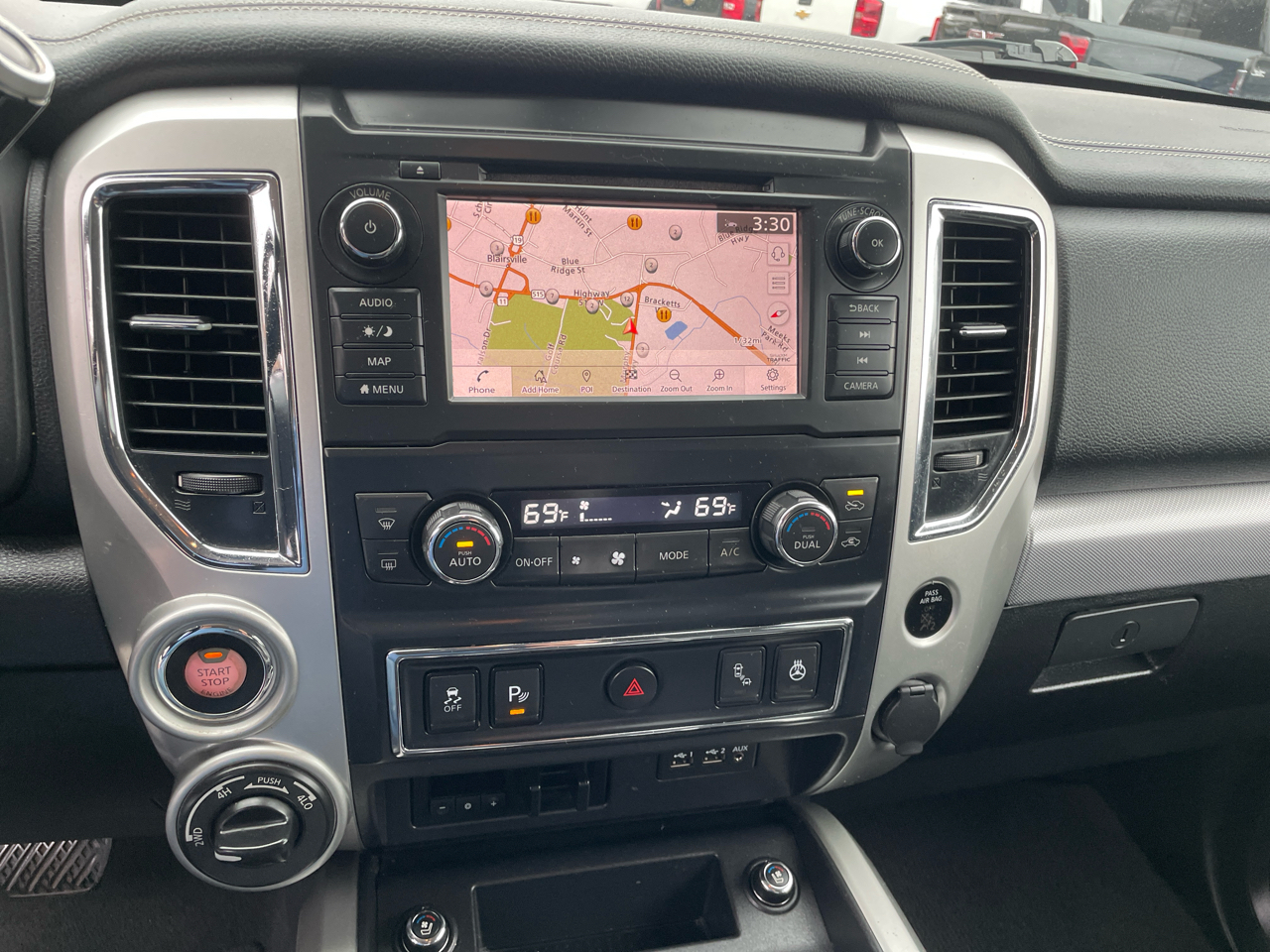 Nissan Titan 4x4 Crew Cab PRO-4X 2019