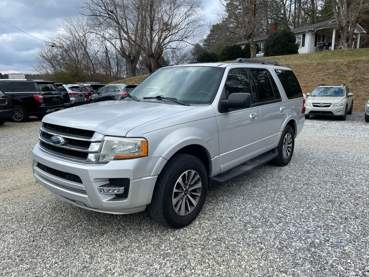 Ford Expedition 2WD 4dr XLT 2016