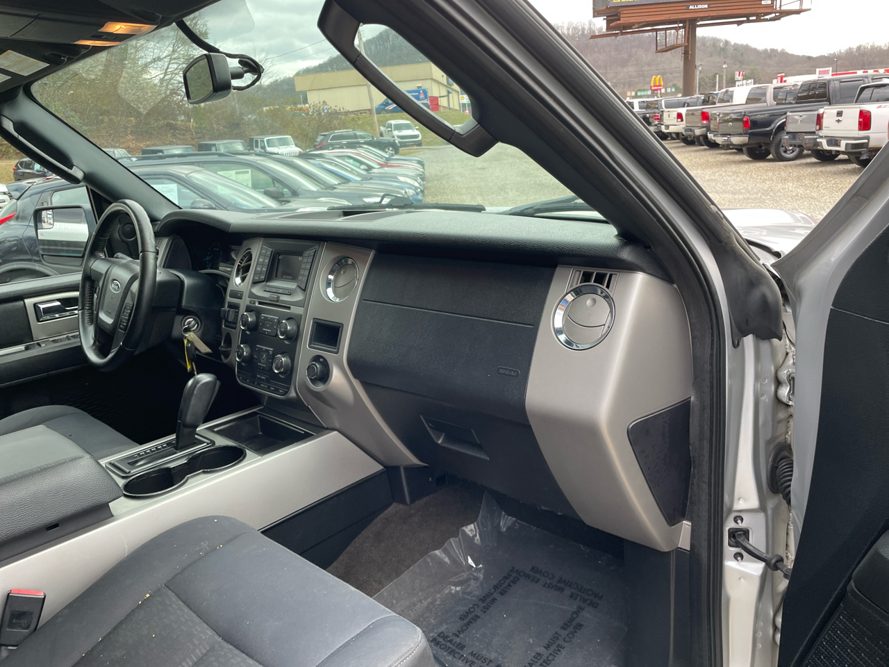 Ford Expedition 2WD 4dr XLT 2016