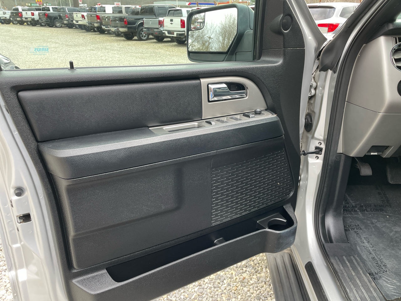 Ford Expedition 2WD 4dr XLT 2016