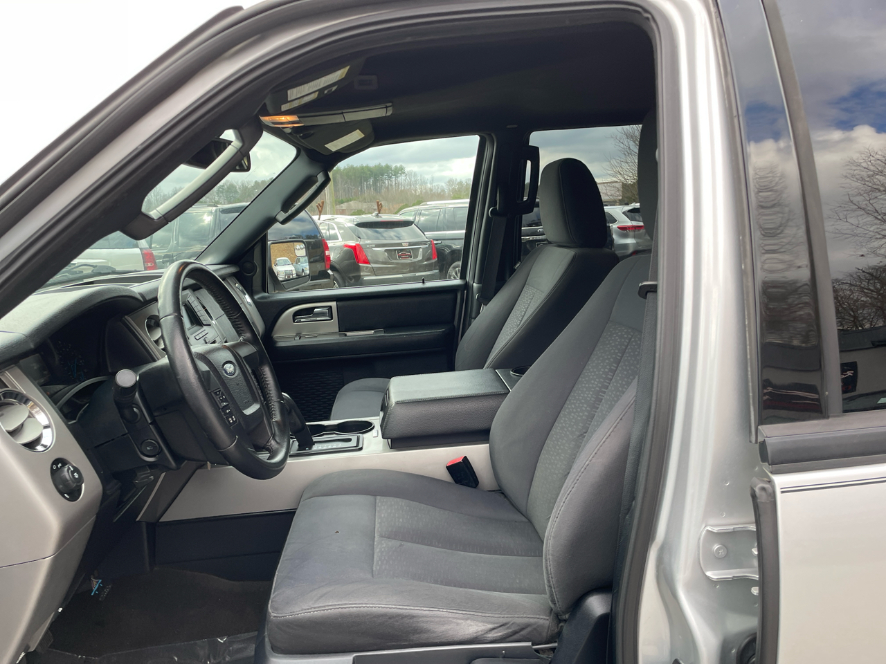 Ford Expedition 2WD 4dr XLT 2016