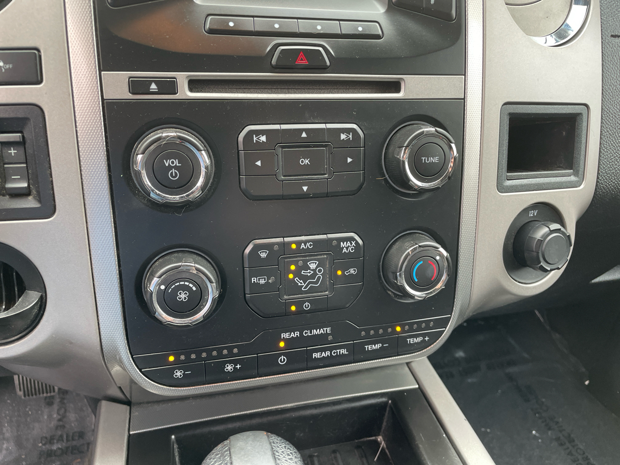 Ford Expedition 2WD 4dr XLT 2016