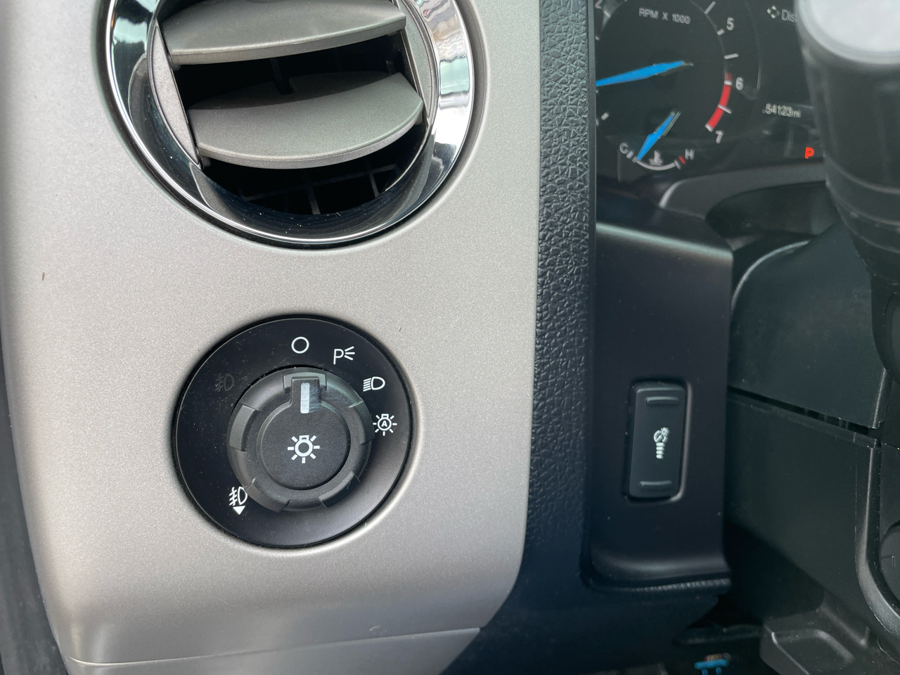 Ford Expedition 2WD 4dr XLT 2016