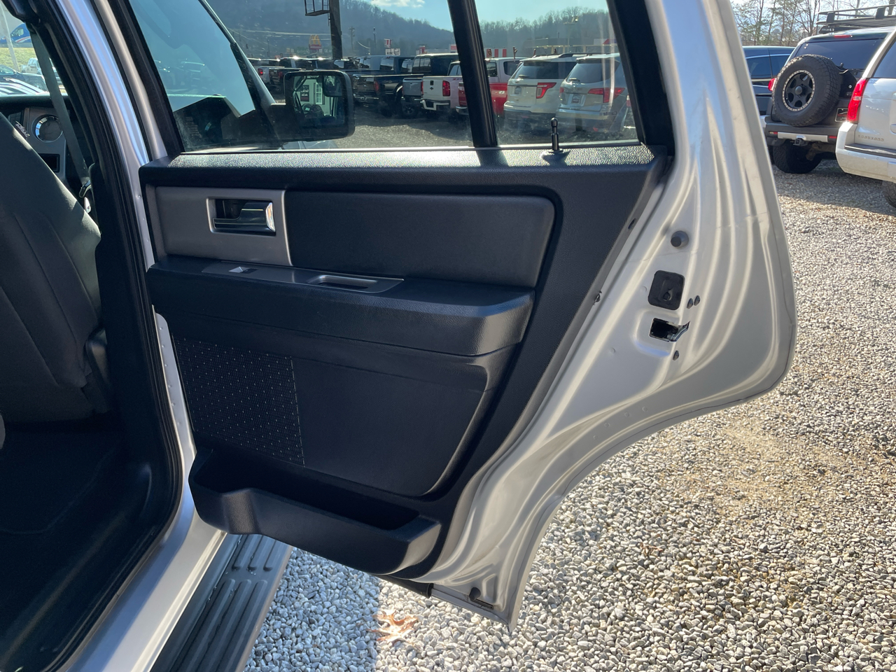 Ford Expedition 2WD 4dr XLT 2016