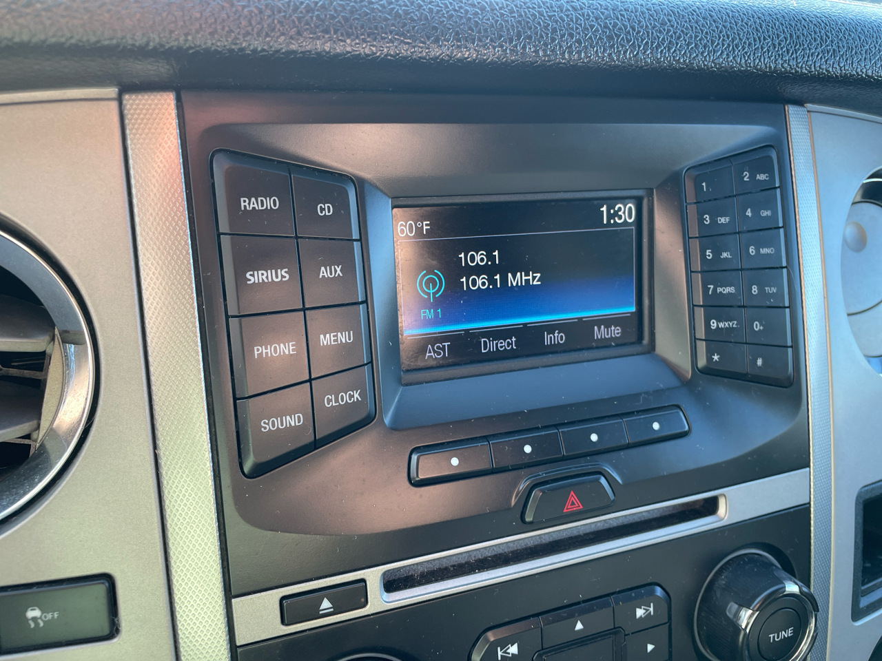 Ford Expedition 2WD 4dr XLT 2016