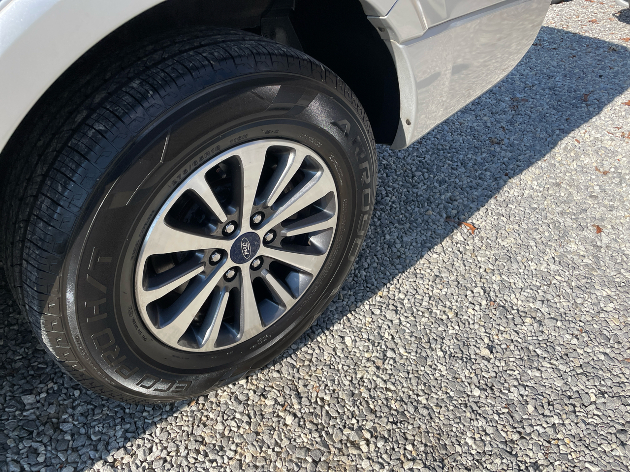 Ford Expedition 2WD 4dr XLT 2016