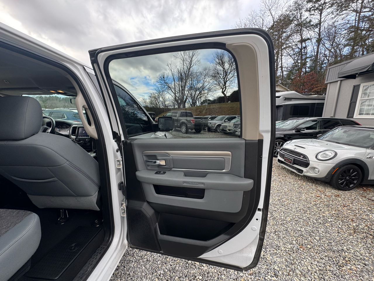 RAM 1500 Classic Lone Star 4x4 Crew Cab 5'7" Box 2019