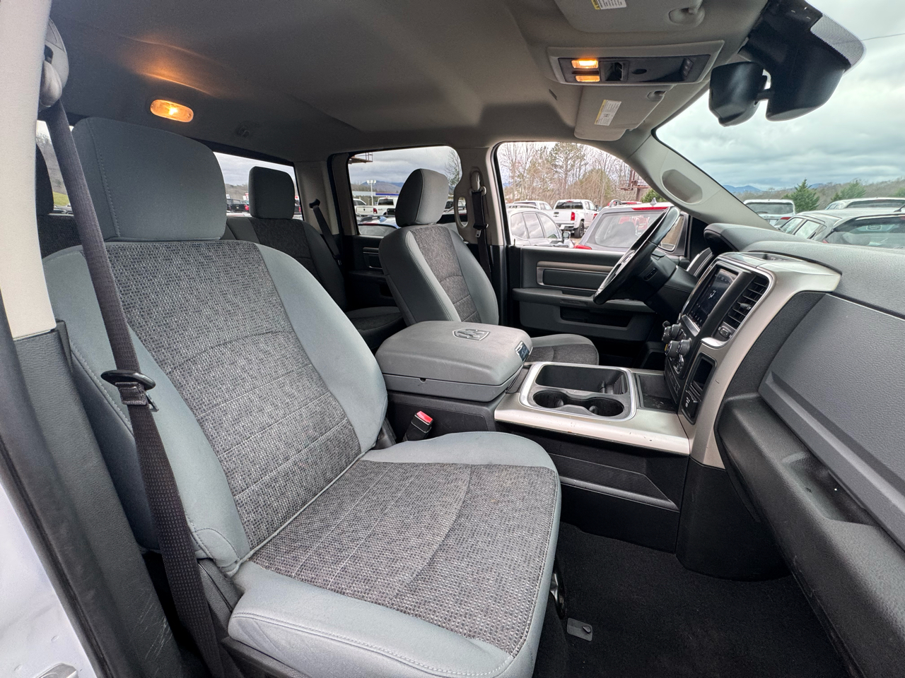 RAM 1500 Classic Lone Star 4x4 Crew Cab 5'7" Box 2019