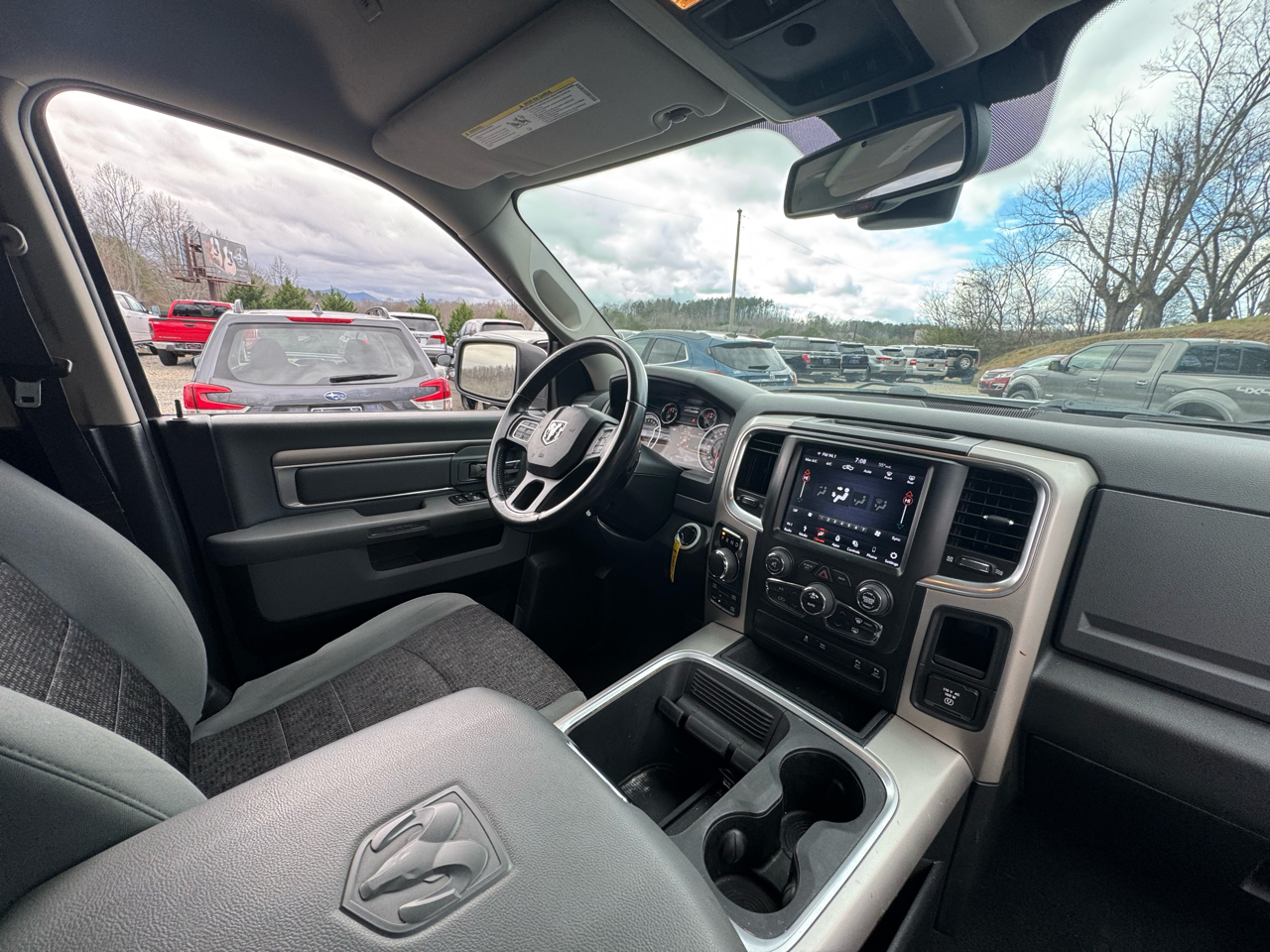 RAM 1500 Classic Lone Star 4x4 Crew Cab 5'7" Box 2019