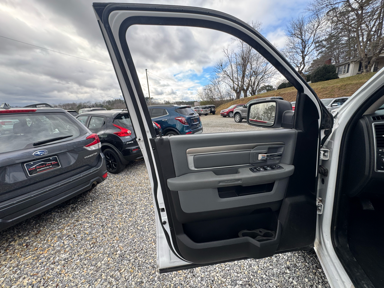 RAM 1500 Classic Lone Star 4x4 Crew Cab 5'7" Box 2019