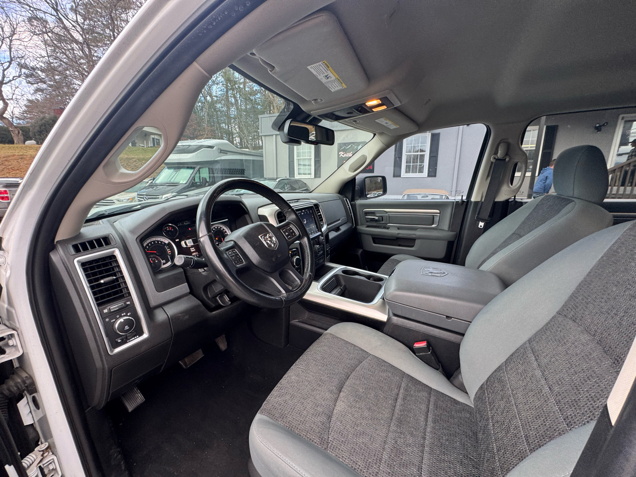 RAM 1500 Classic Lone Star 4x4 Crew Cab 5'7" Box 2019