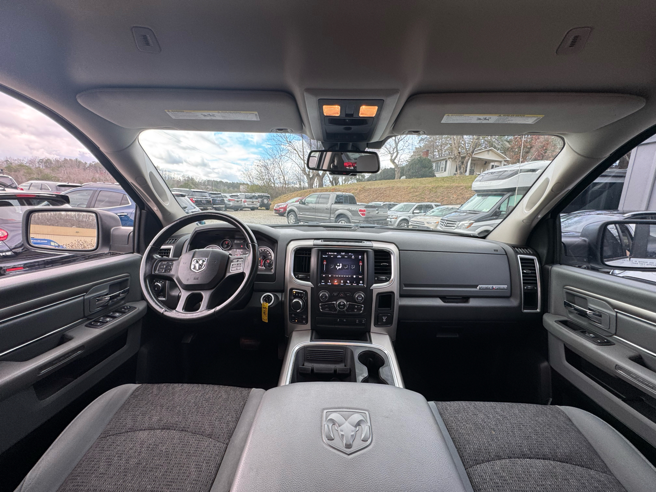 RAM 1500 Classic Lone Star 4x4 Crew Cab 5'7" Box 2019
