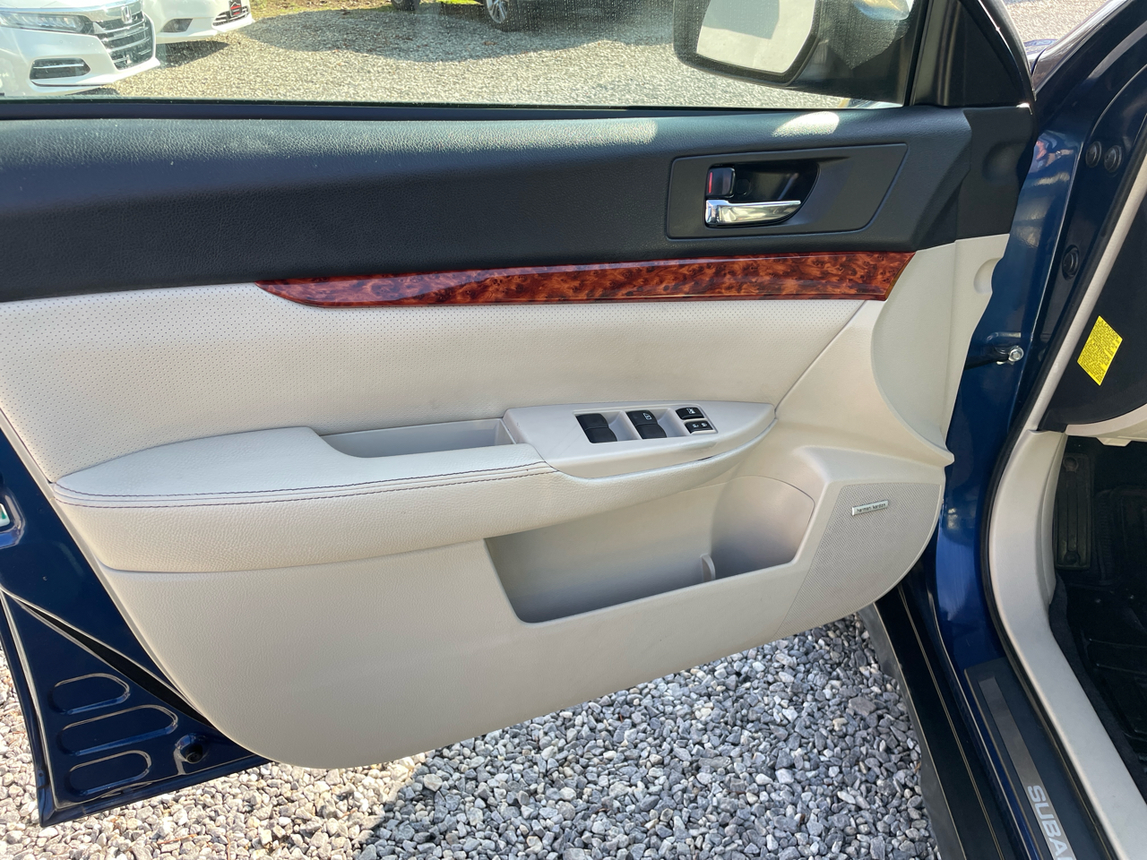 Subaru Outback 4dr Wgn H6 Auto 3.6R Ltd Pwr Moon 2010