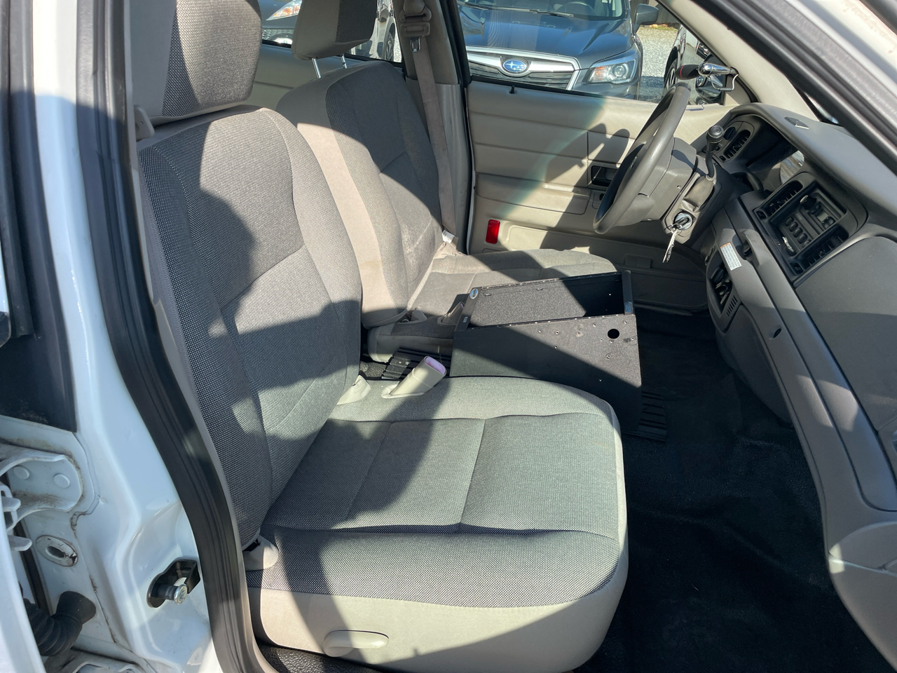 Ford Police Interceptor 4dr Sdn w/3.27 Axle 2010