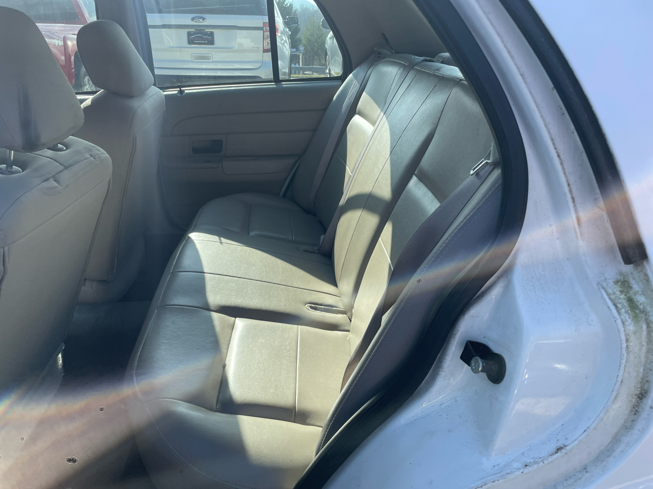 Ford Police Interceptor 4dr Sdn w/3.27 Axle 2010