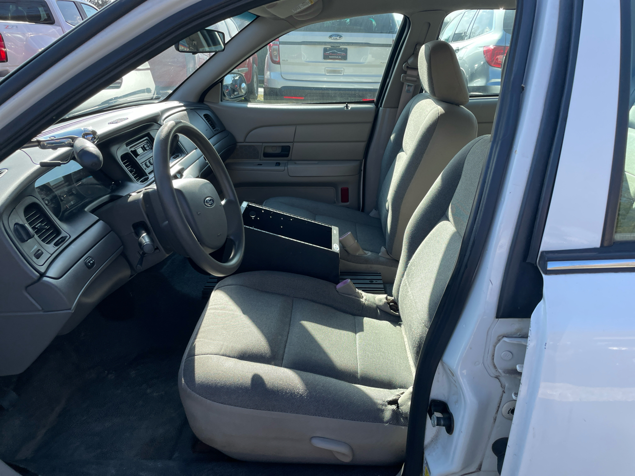 Ford Police Interceptor 4dr Sdn w/3.27 Axle 2010