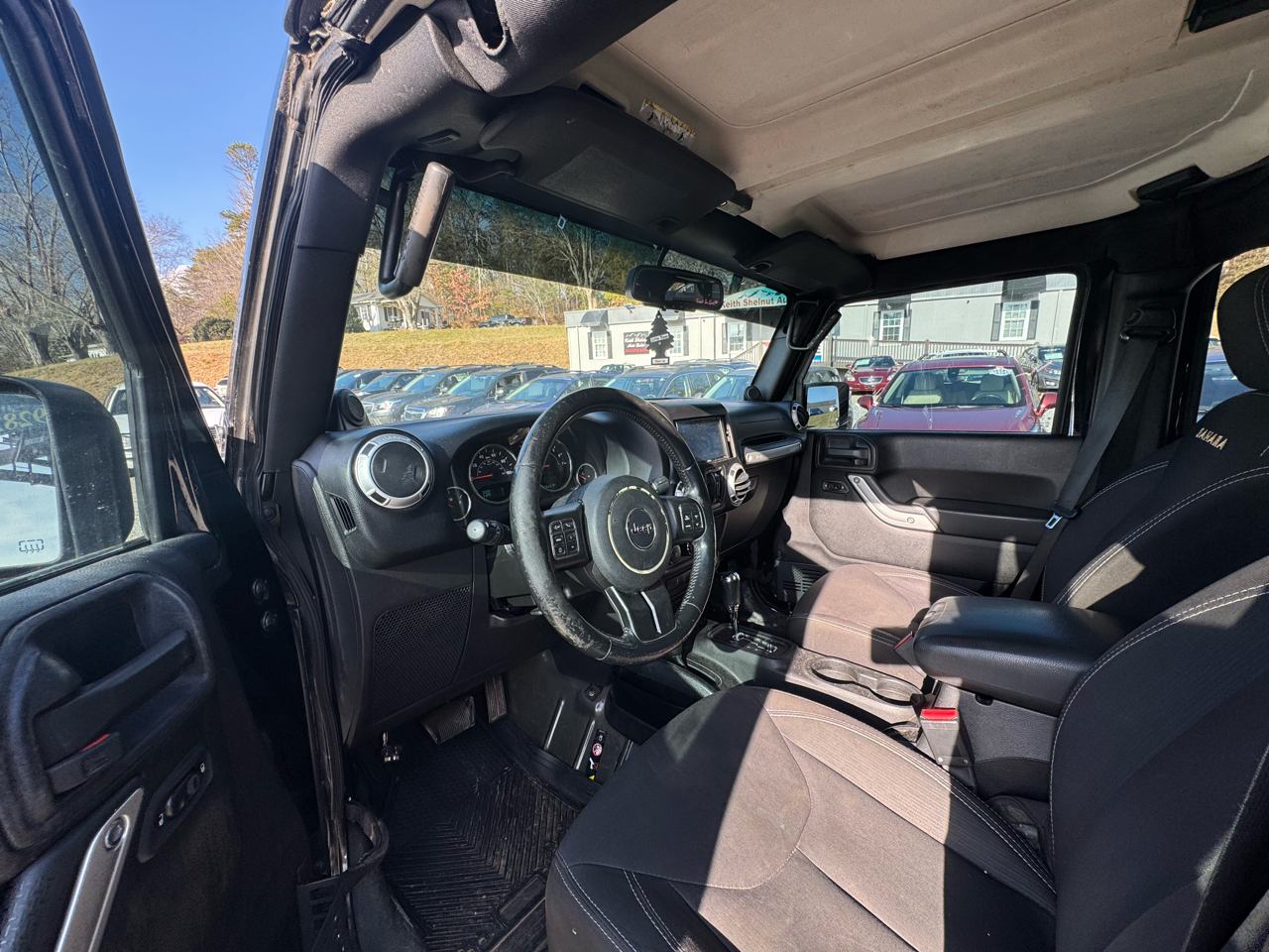 Jeep Wrangler Unlimited 4WD 4dr Sahara 2014
