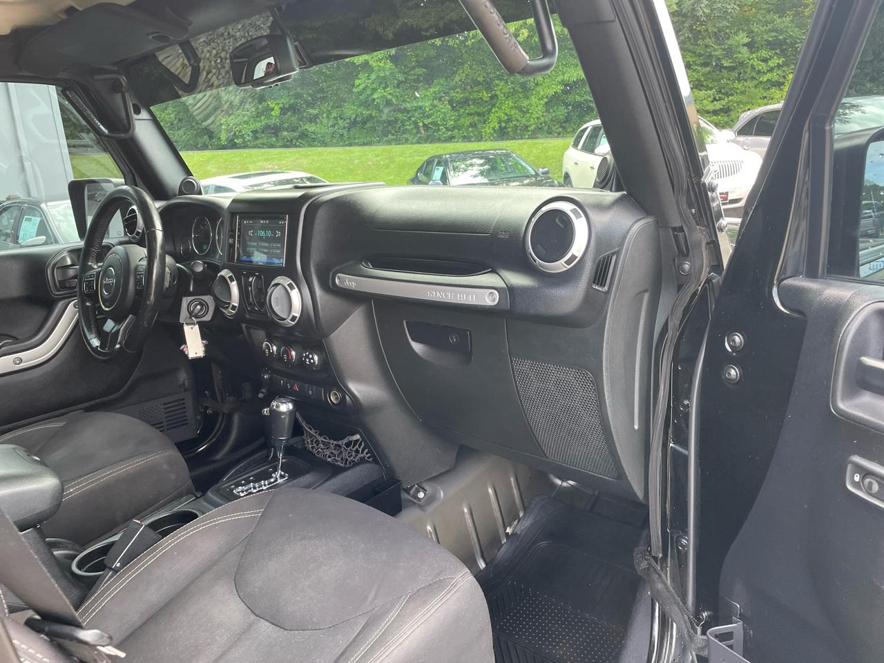 Jeep Wrangler Unlimited 4WD 4dr Sahara 2014