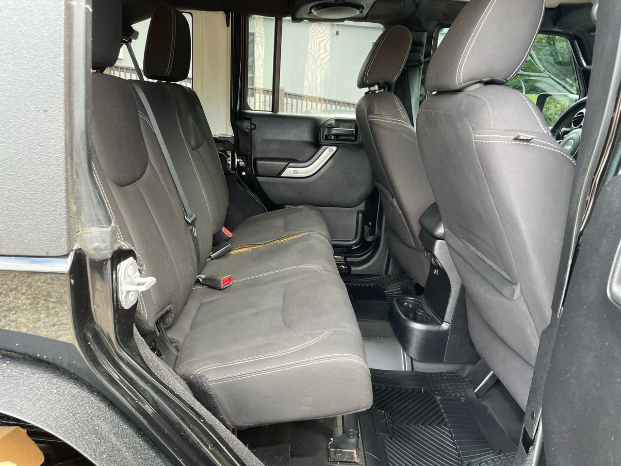 Jeep Wrangler Unlimited 4WD 4dr Sahara 2014