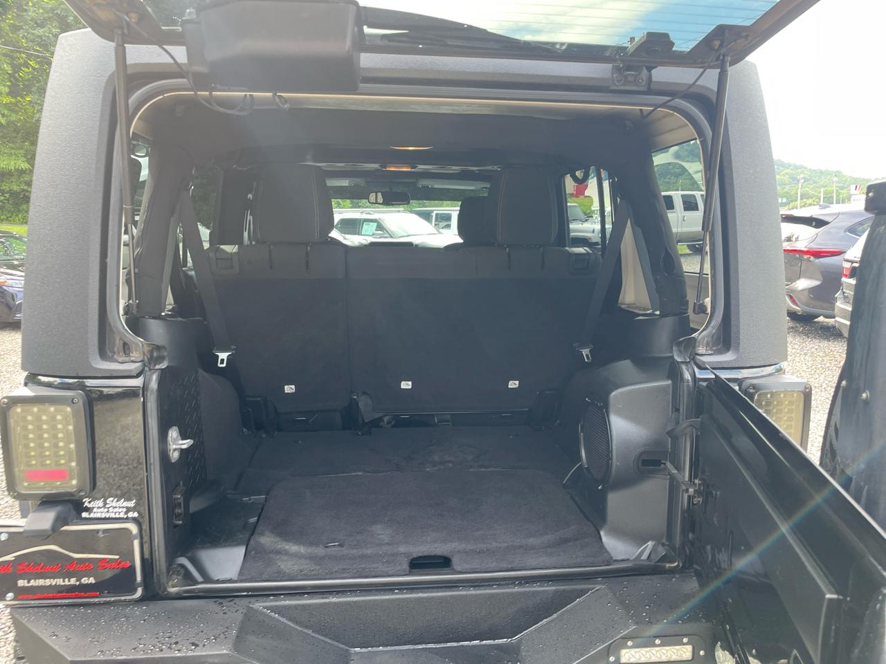 Jeep Wrangler Unlimited 4WD 4dr Sahara 2014