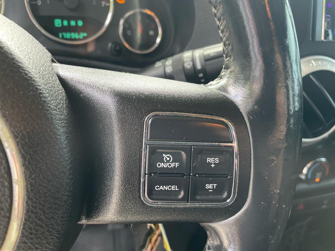 Jeep Wrangler Unlimited 4WD 4dr Sahara 2014