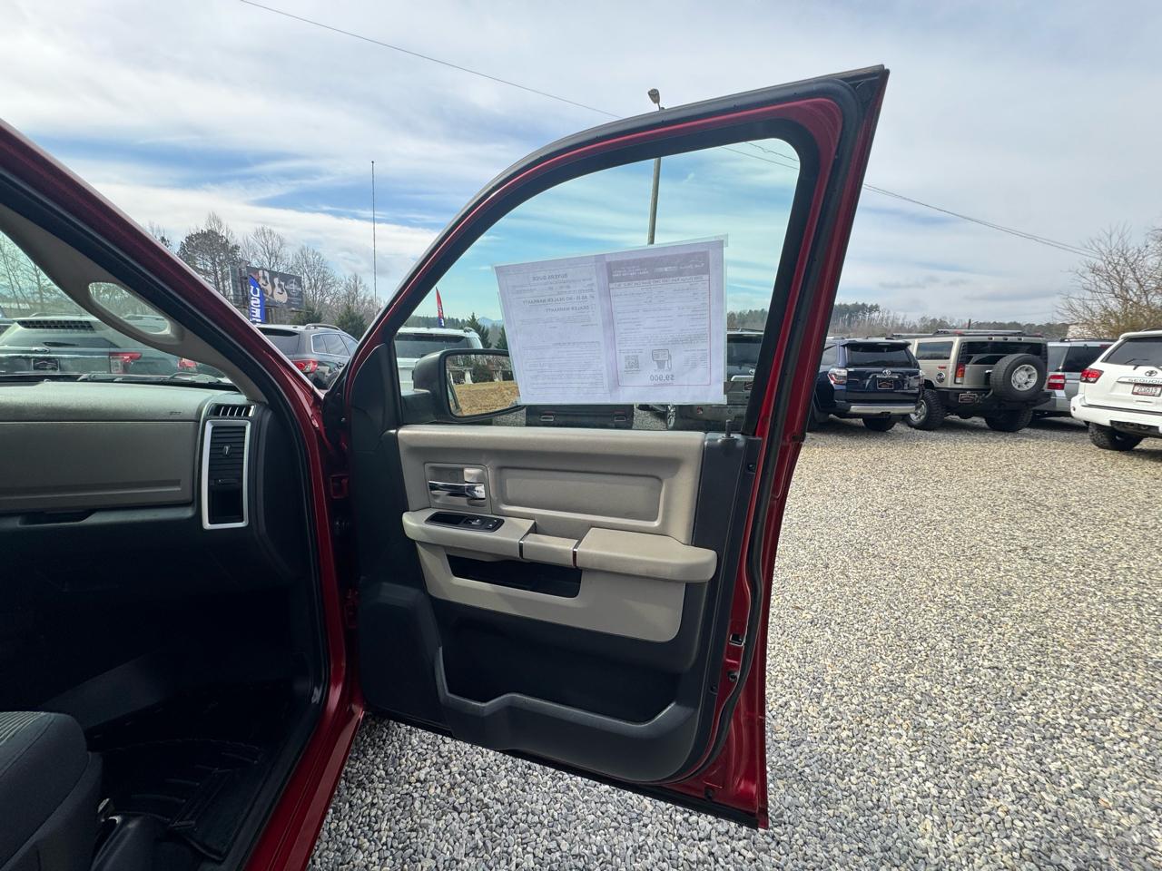 Dodge Ram 1500 2WD Quad Cab 140.5" SLT 2009