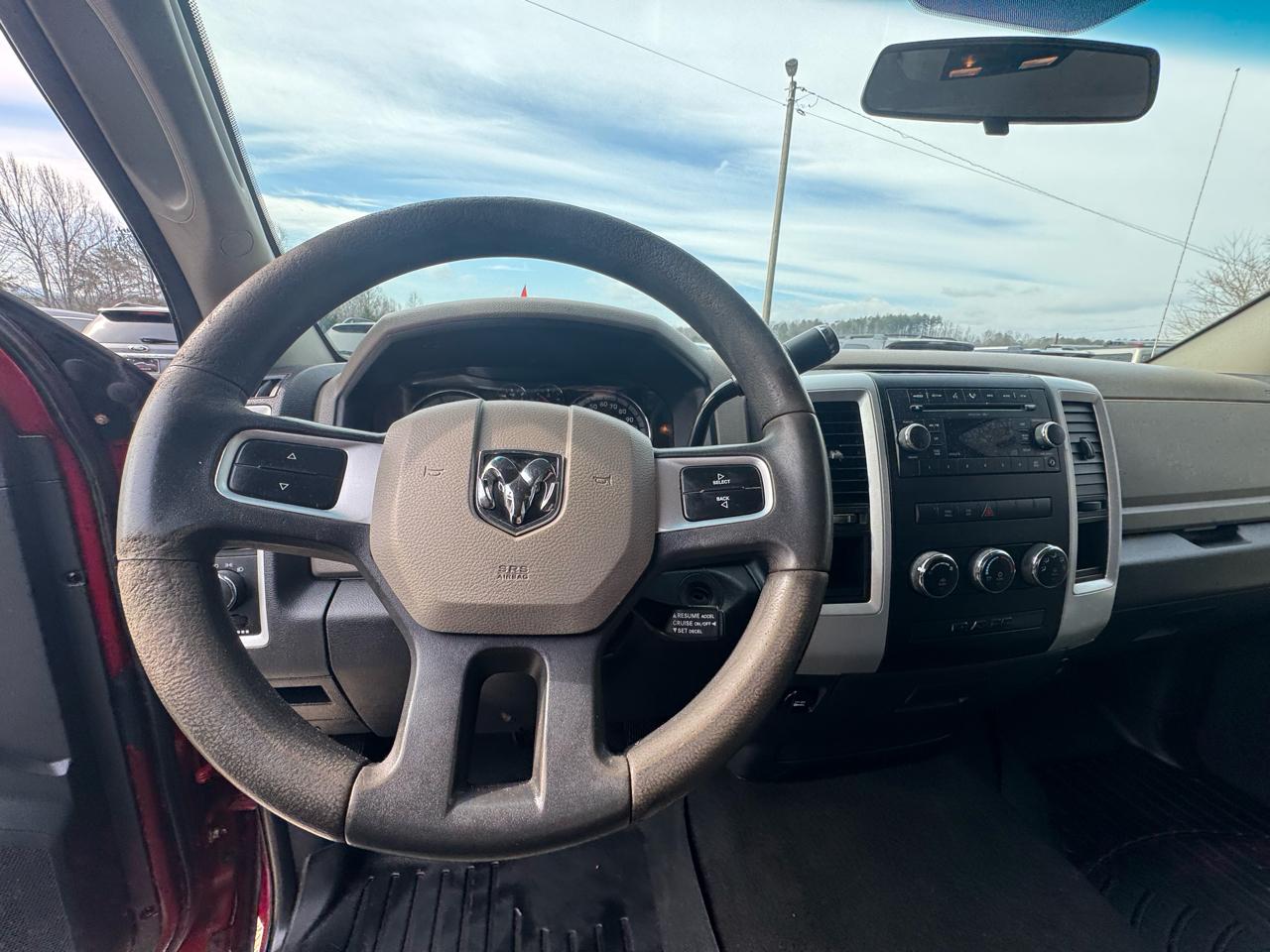 Dodge Ram 1500 2WD Quad Cab 140.5" SLT 2009