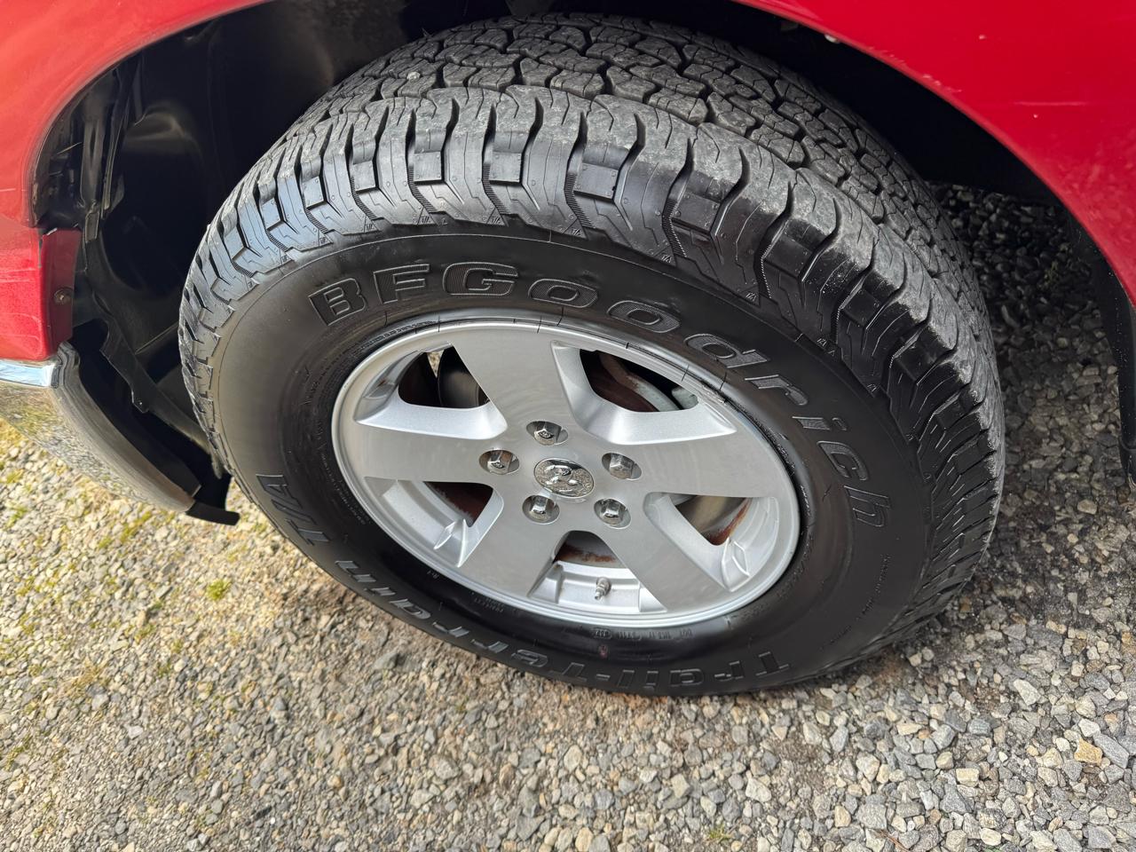 Dodge Ram 1500 2WD Quad Cab 140.5" SLT 2009