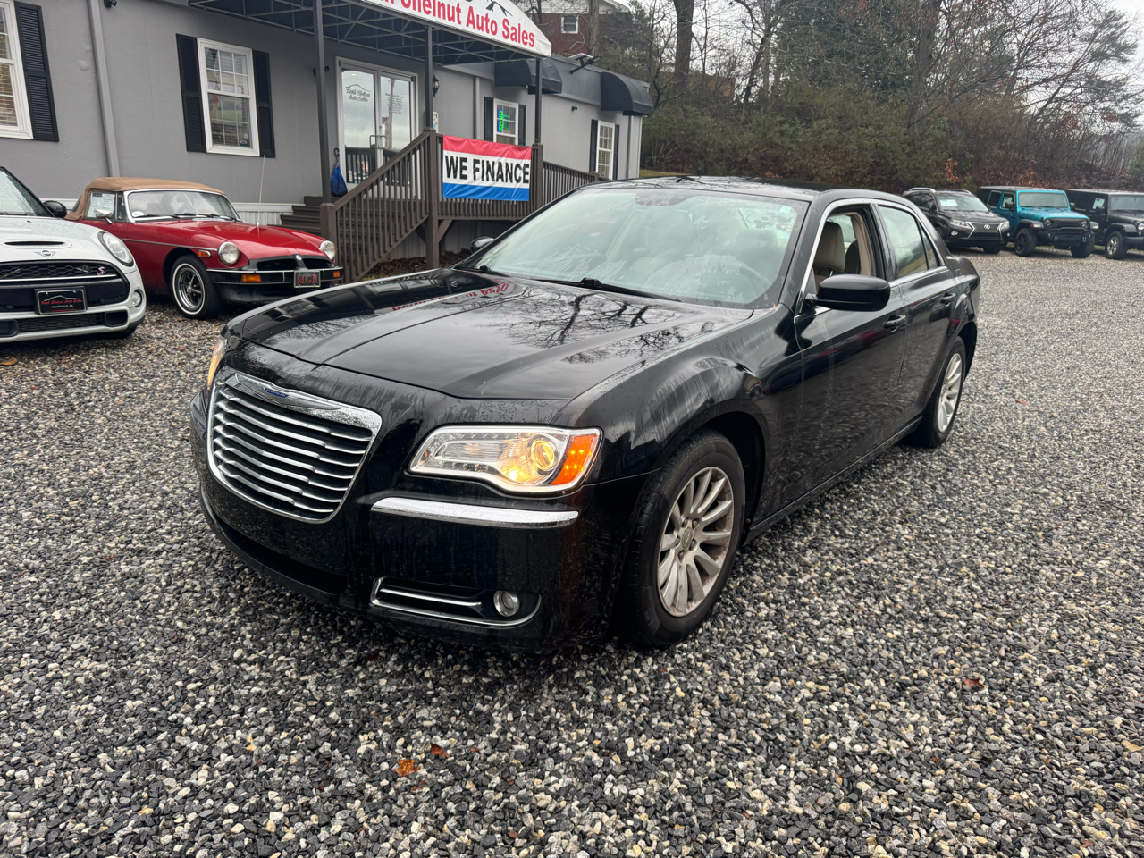 Chrysler 300 4dr Sdn RWD 2013