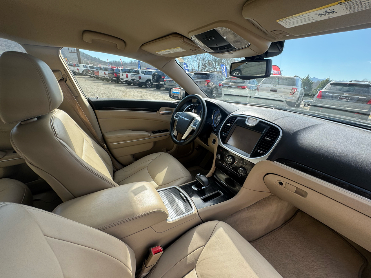 Chrysler 300 4dr Sdn RWD 2013