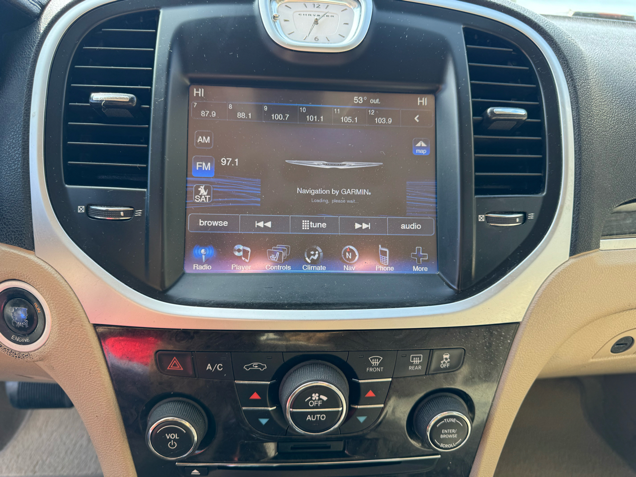 Chrysler 300 4dr Sdn RWD 2013