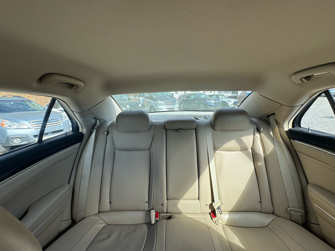 Chrysler 300 4dr Sdn RWD 2013