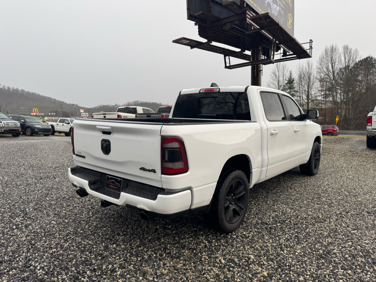 RAM 1500 Big Horn 4x4 Crew Cab 5'7" Box 2020