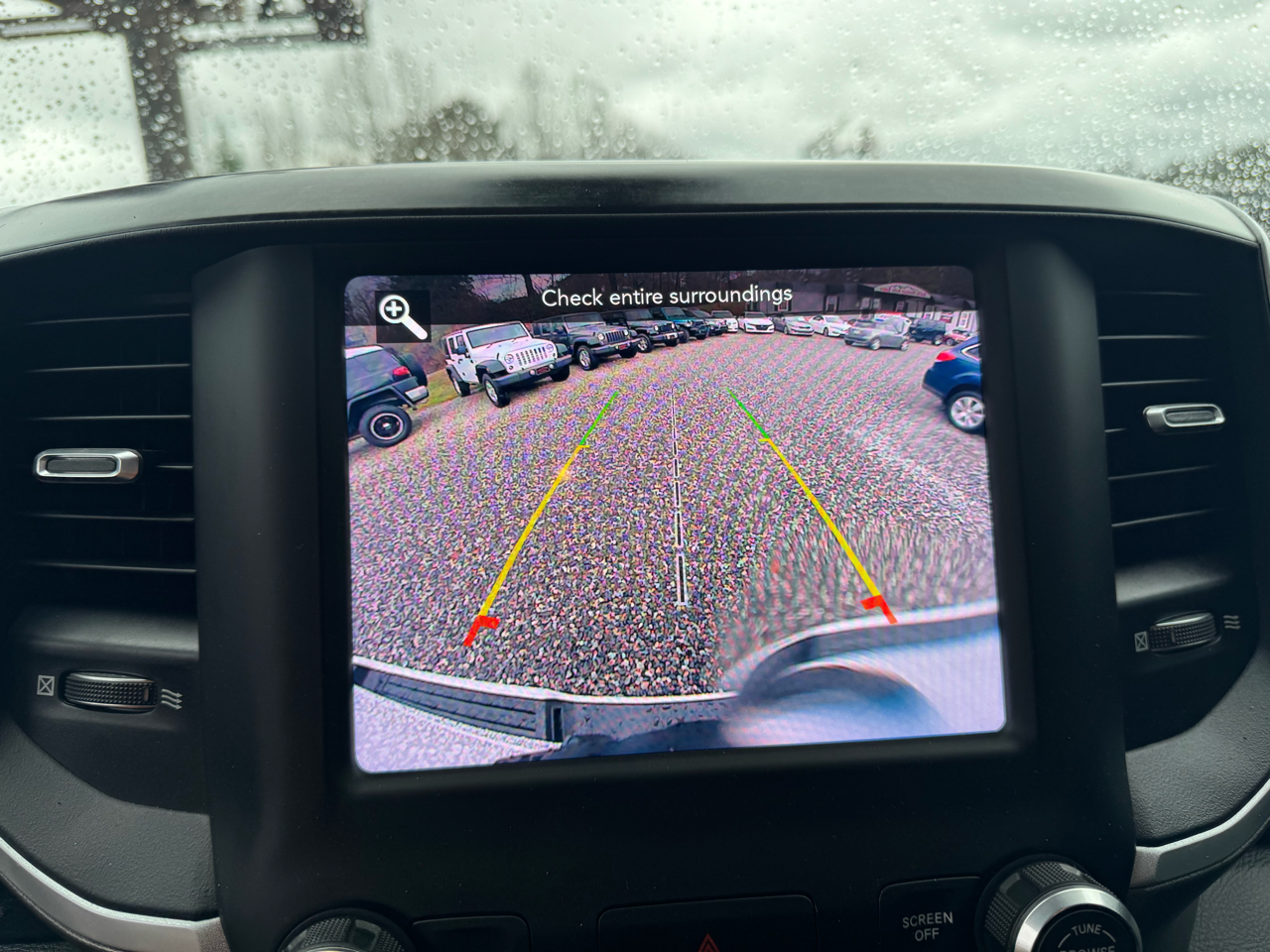 RAM 1500 Big Horn 4x4 Crew Cab 5'7" Box 2020