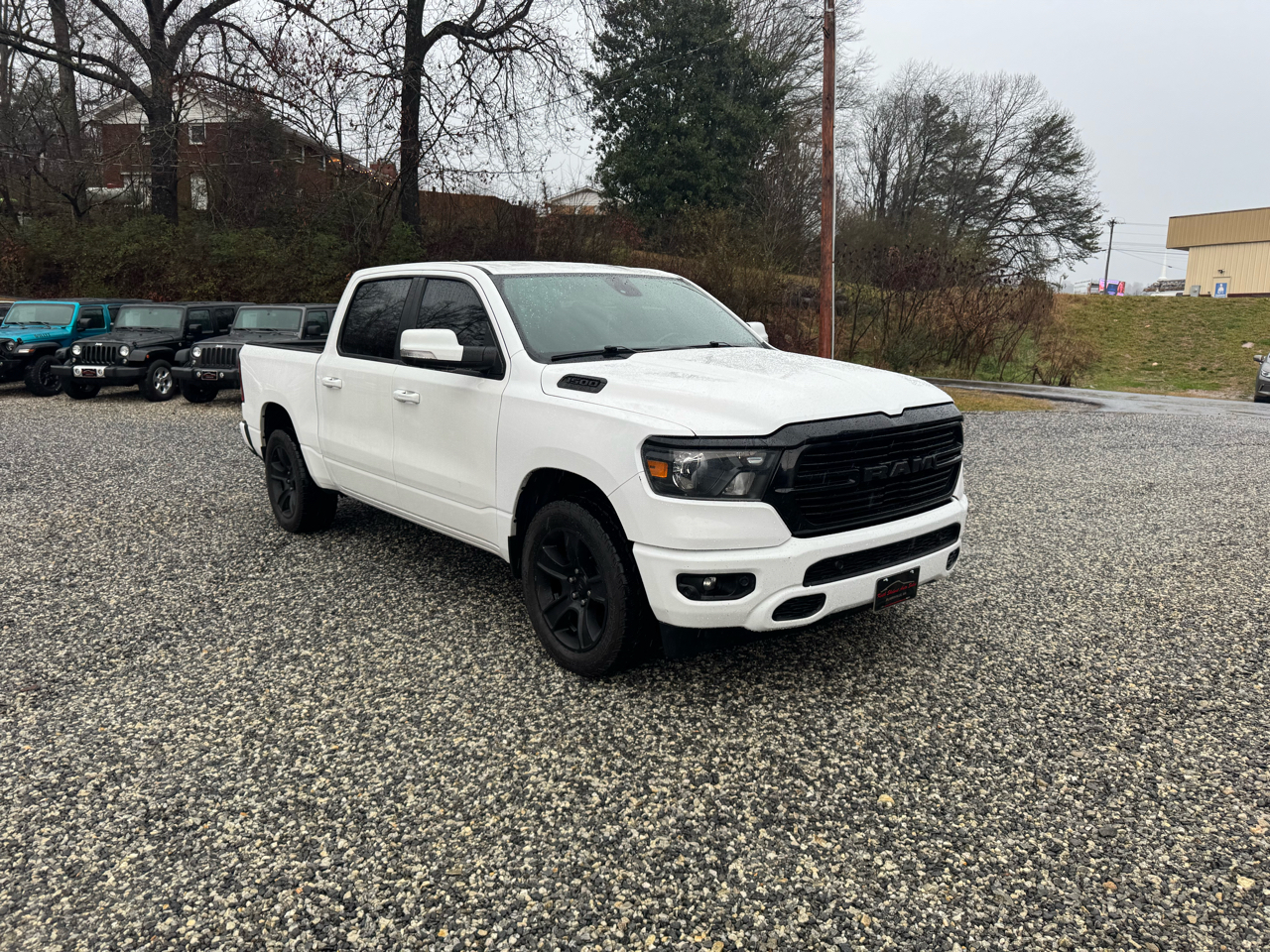 RAM 1500 Big Horn 4x4 Crew Cab 5'7" Box 2020