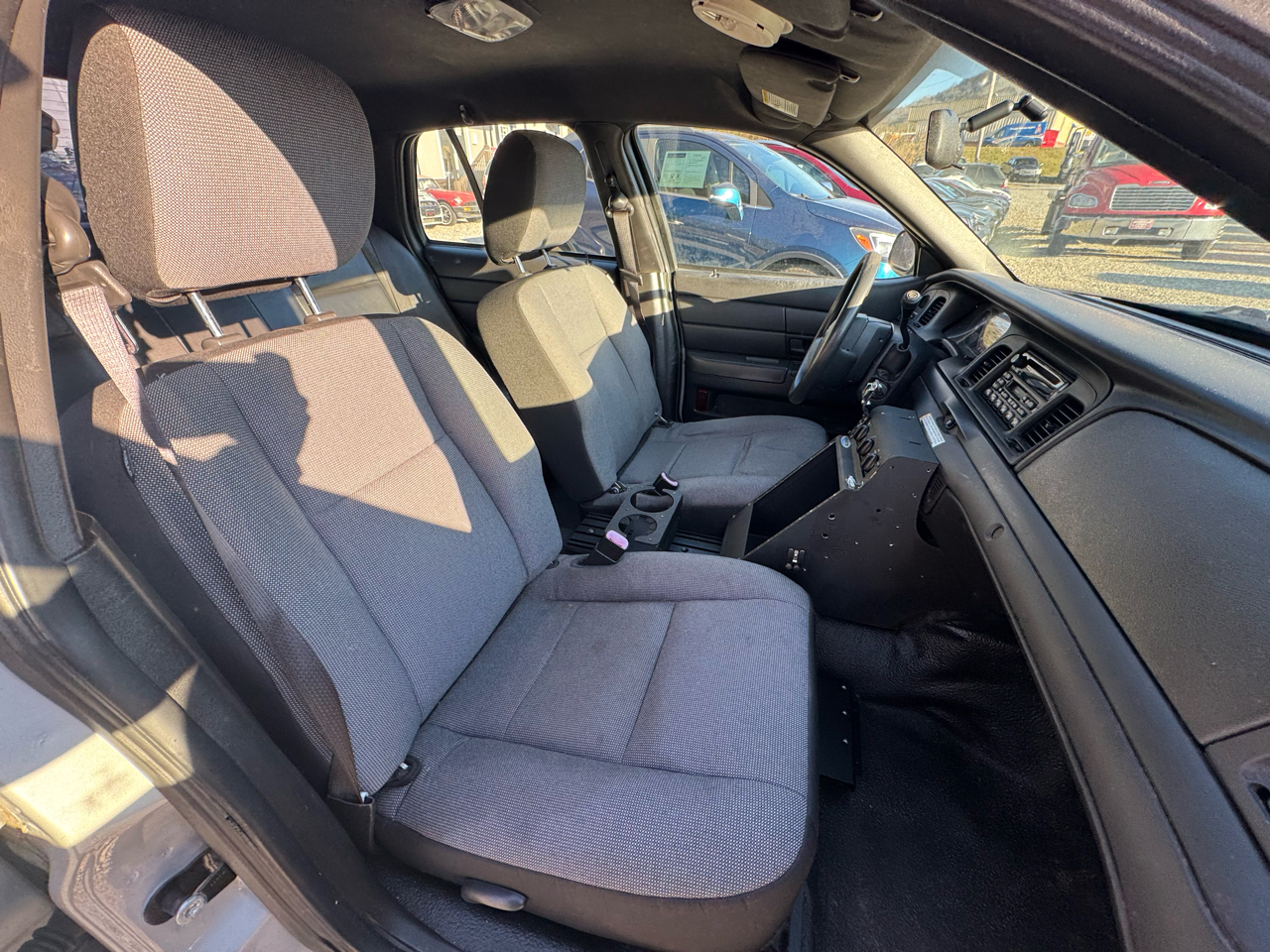 Ford Police Interceptor 4dr Sdn w/3.27 Axle 2011