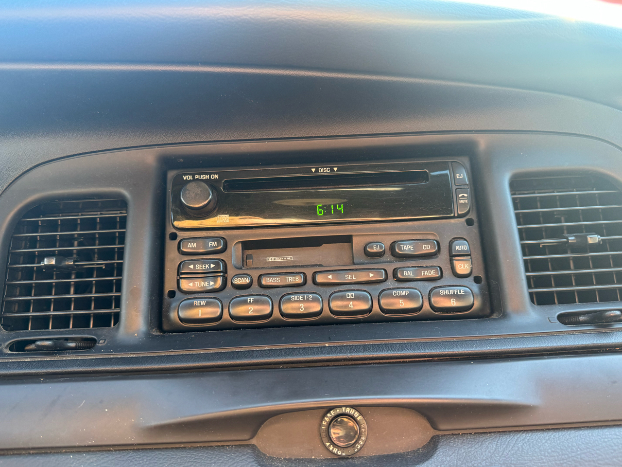 Ford Police Interceptor 4dr Sdn w/3.27 Axle 2011