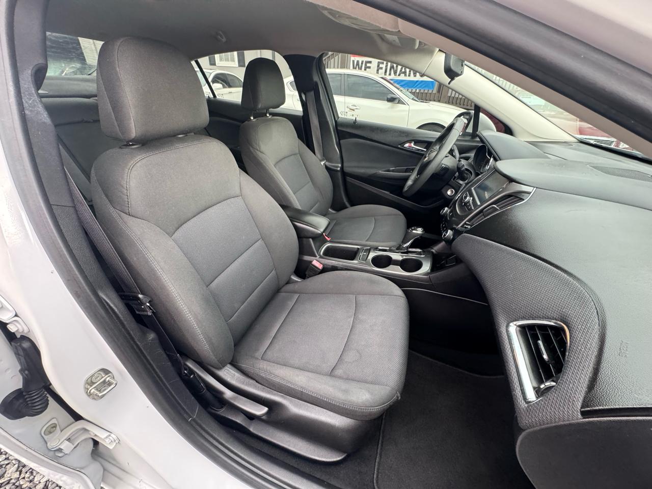 Chevrolet Cruze 4dr Sdn 1.4L LT w/1SD 2017