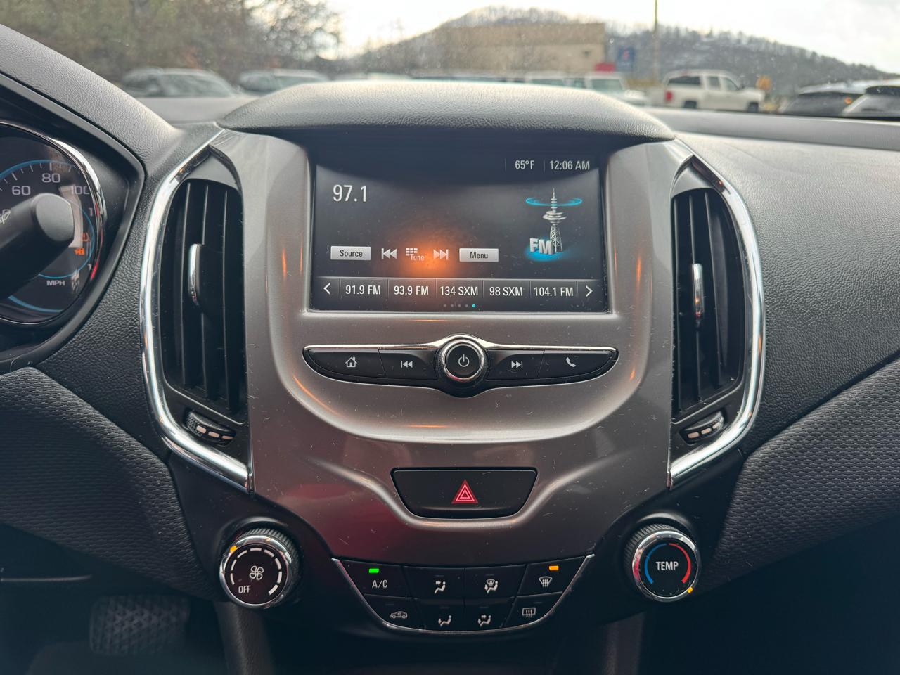 Chevrolet Cruze 4dr Sdn 1.4L LT w/1SD 2017