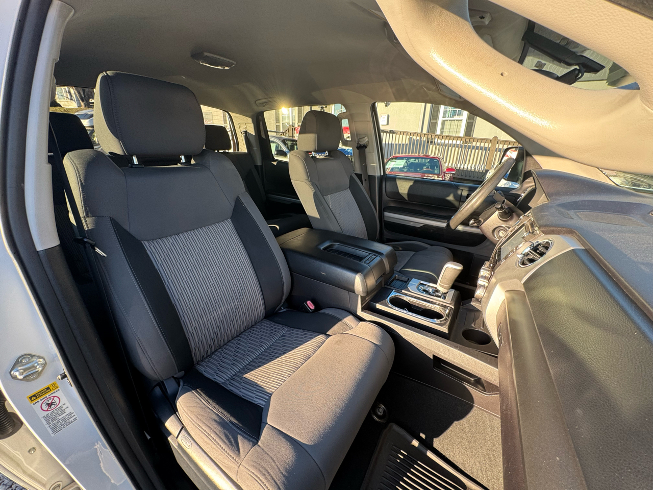 Toyota Tundra 4WD Truck CrewMax 5.7L V8 6-Spd AT SR5 (Natl) 2016