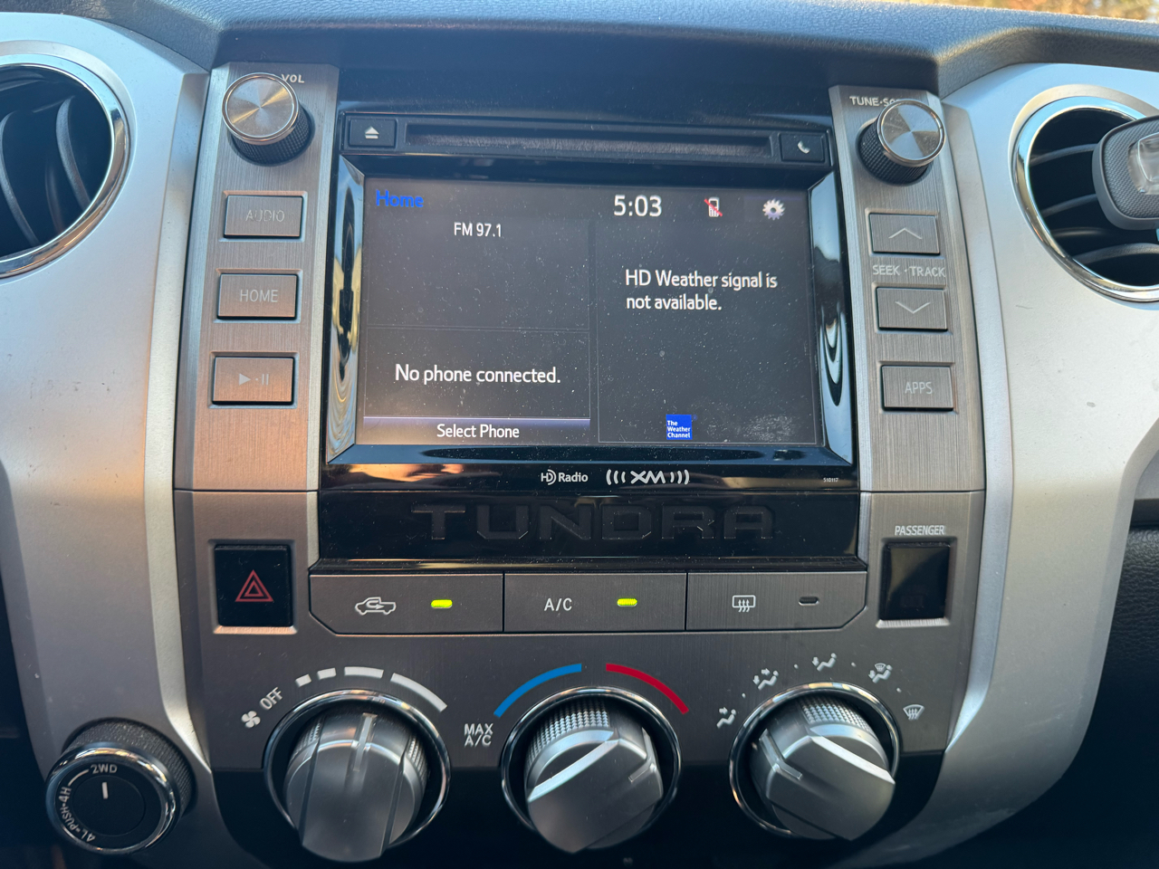 Toyota Tundra 4WD Truck CrewMax 5.7L V8 6-Spd AT SR5 (Natl) 2016