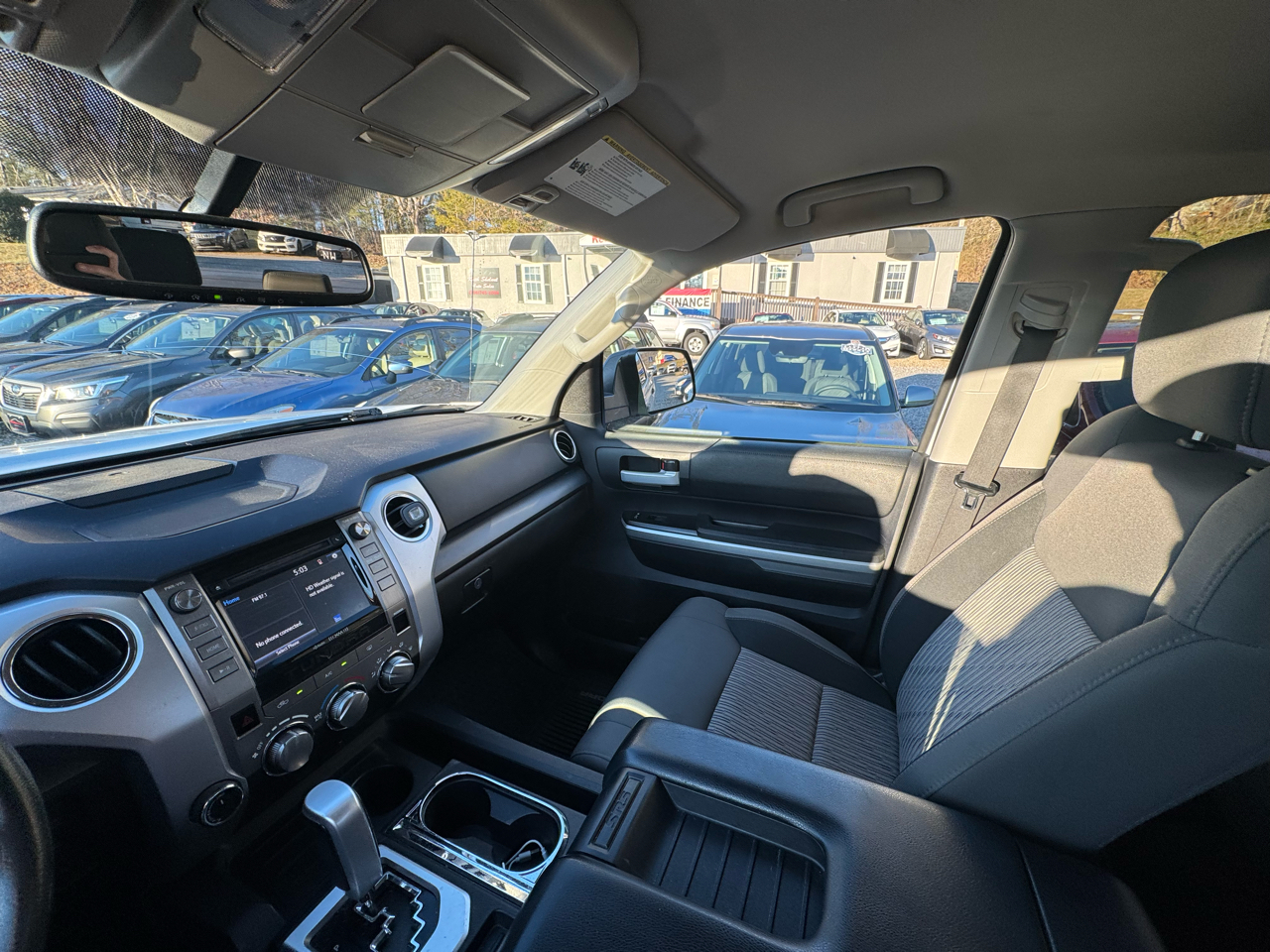 Toyota Tundra 4WD Truck CrewMax 5.7L V8 6-Spd AT SR5 (Natl) 2016