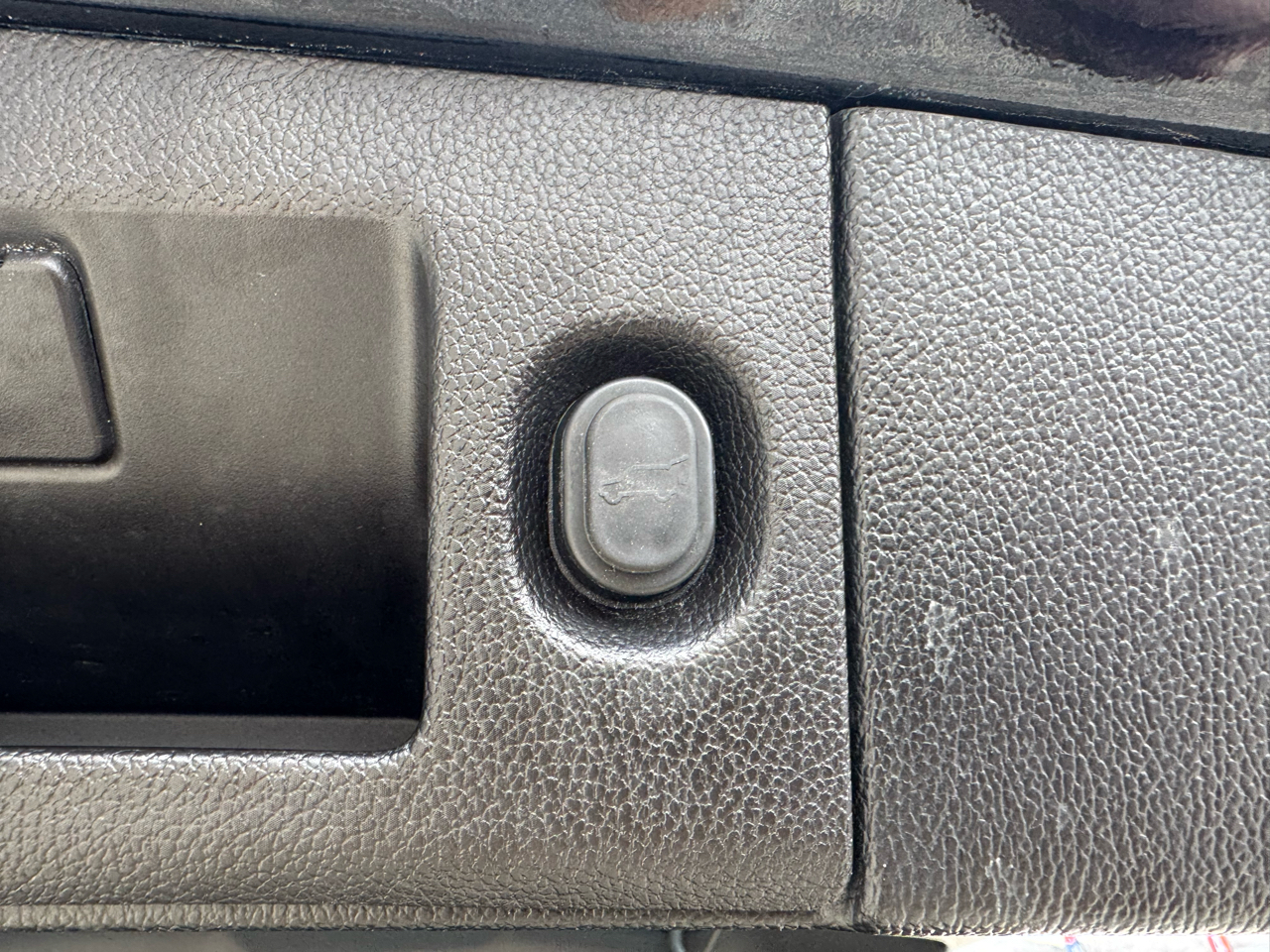 Chevrolet Suburban 4WD 4dr 1500 LT 2018